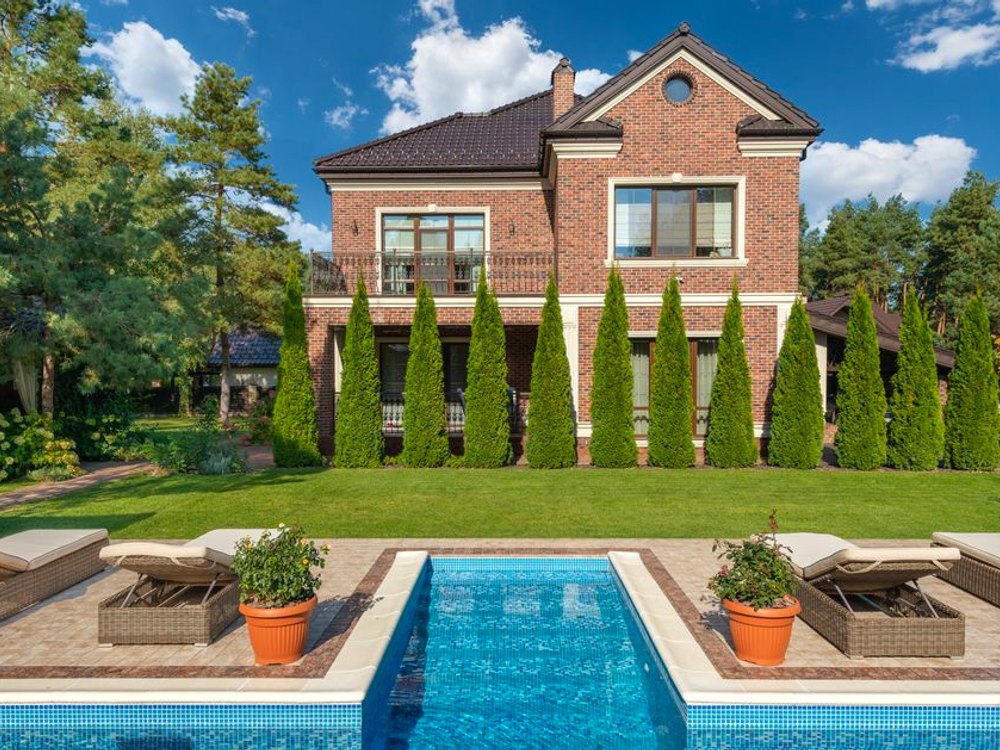 Weekly pool maintenance